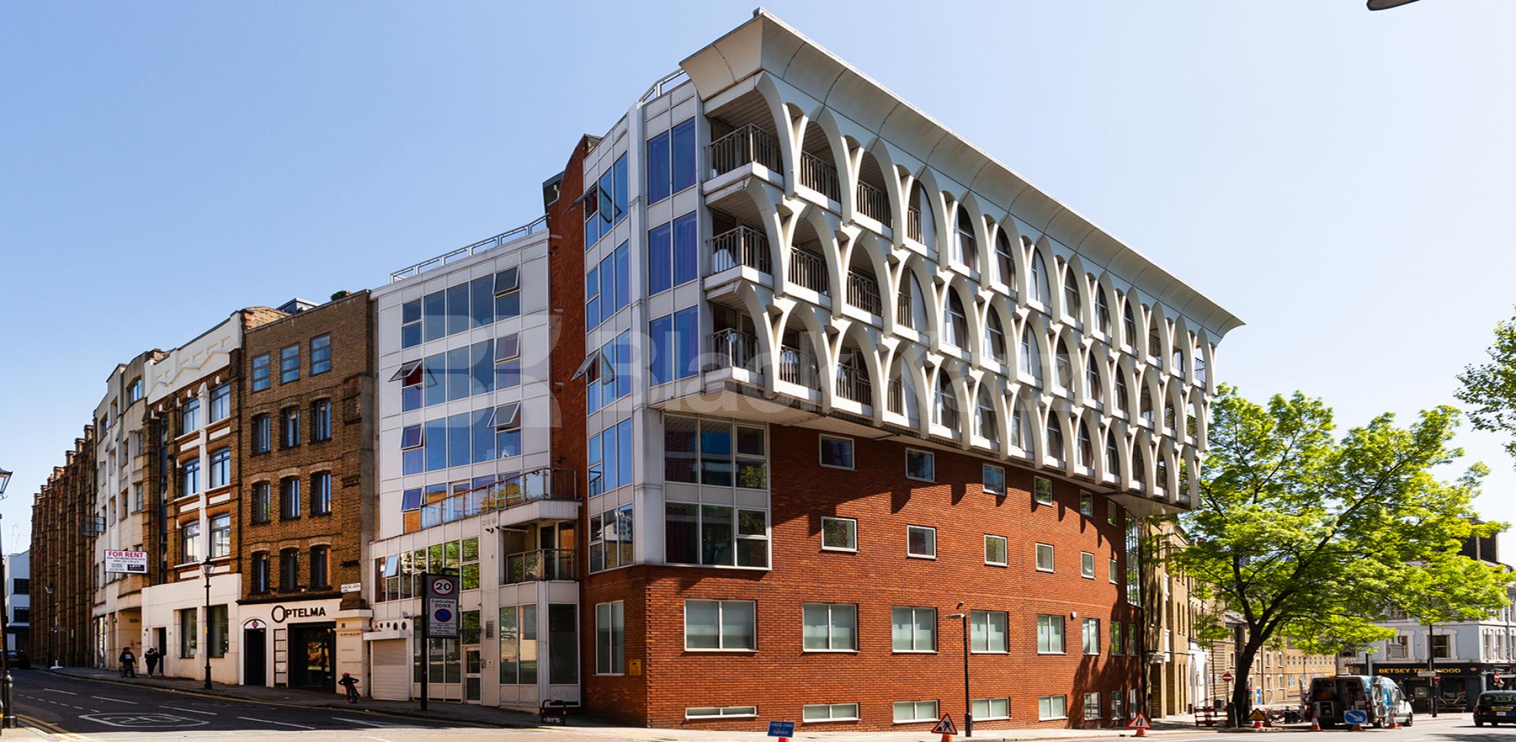 			CENTRAL ZONE 1 LOCATION!, 2 Bedroom, 2 bath, 1 reception Flat			 Farringdon Road, CLERKENWELL / HOLBORN